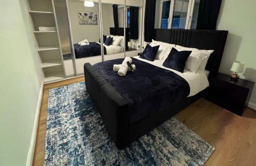 Luxury 5-bed Bungalow, Hot Tub, Games & Gated Parking - Foto 16