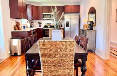 Charming Downtown Family Home with Fenced Yard - Foto 58