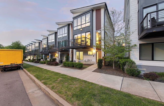 Luxe 4bdr w/ Balcony & Parking, 10 Mins to Broadway 9th Avenue by Avantstay - Foto 35