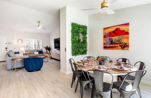 Spacious Yard, Sparkling Pool & Spa, Firepit, 9beds! - Photo 23