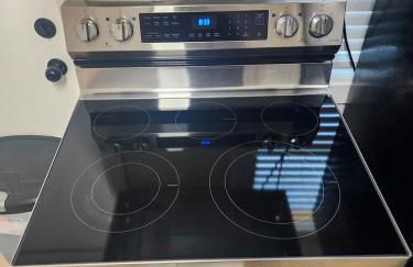 Relaxing Cozy Back House with Backyard - Foto 45