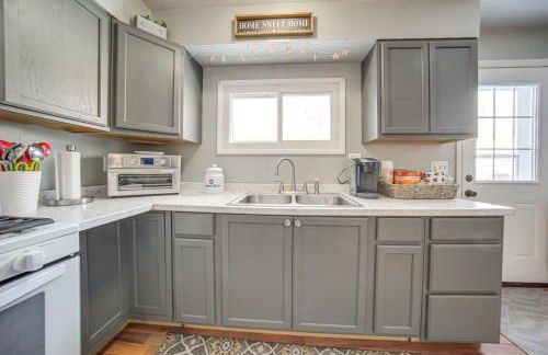 Ashtabula Home Rental - 2 Mi to Lake Erie, Beaches - Foto 8