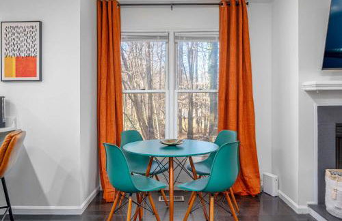 Color Pop Cottage Stylish 2BR with 2 Parking Spots - Foto 13