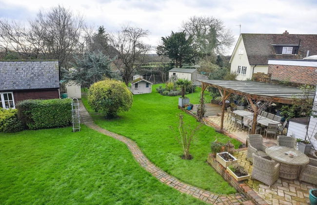 Lovely 4-bed House in Village of Sandhurst - Foto 33