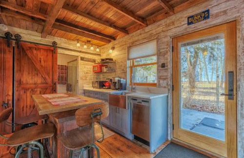 Hear the waves of Lake MI from Hot Tub - Dog Friendly - Foto 1