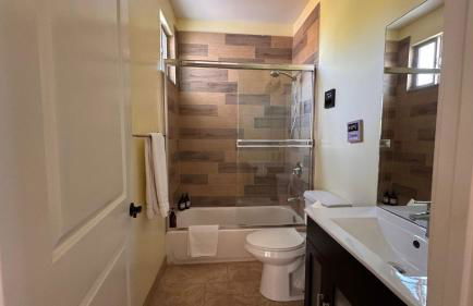 LA Dream Gem - Beautiful Home with Spa - Foto 39