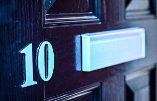 Luxury 2 Bed Maisonette with Parking Near Tube - Foto 31