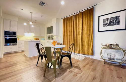 King Bed Quiet Home on Cul-de-Sac Hiking Trails - Foto 16