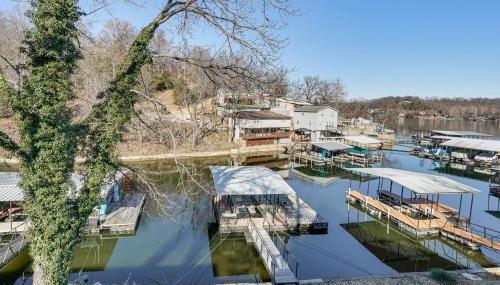 Lakefront Home with Dock and Decks in Gravois Mills! - Foto 2