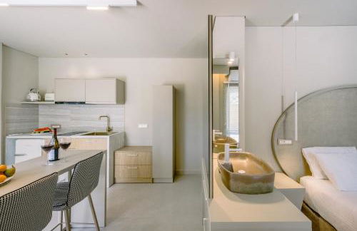 Nidra Studio with private pool - Photo 8