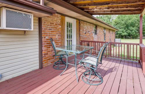 9 Mi to Grove: Home w/ Fire Pit in Southwest City - Foto 27