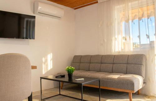 The Beach White House - 80m from the Beach - Renovated - Foto 3