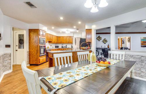 Pool and Gameroom Family Fun Retreat in Hinesville! - Foto 3