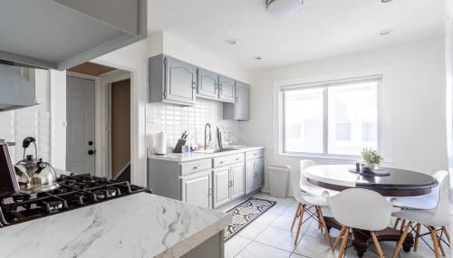 The B&W Haven 5BR Home with yard theater - Foto 4