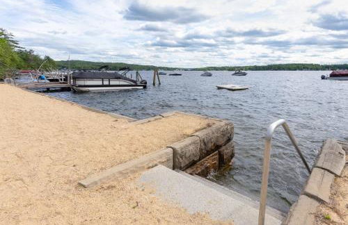 Steps to Beach Lake-View Laconia Getaway! - Foto 31