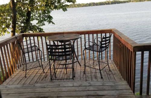 Lakefront Hideaway - Foto 29