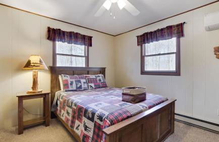 Hot Tub + Sauna + Deck + Firepit + Beach Access + Near Dining Grateful Escape by Avantstay - Foto 56