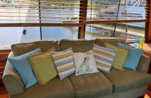 The Lily Pad Boatel Houseboat - Foto 4