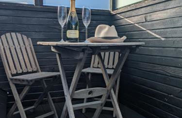 Cober Riverside Retreat - Luxury Barn Apartment in The Heart of Cornwall - Photo 6