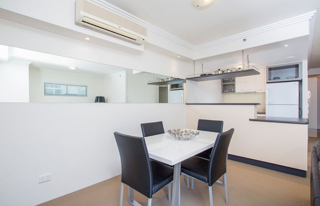 Republic Apartments - Photo 25