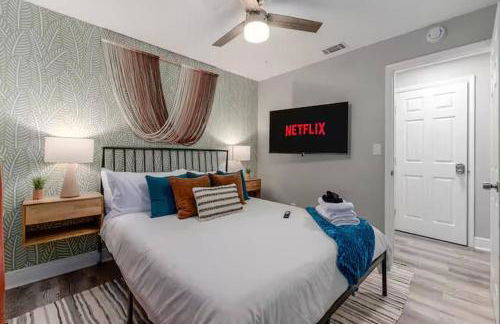 New listing~10 min to beach~Back yard fun~Pool - Foto 22