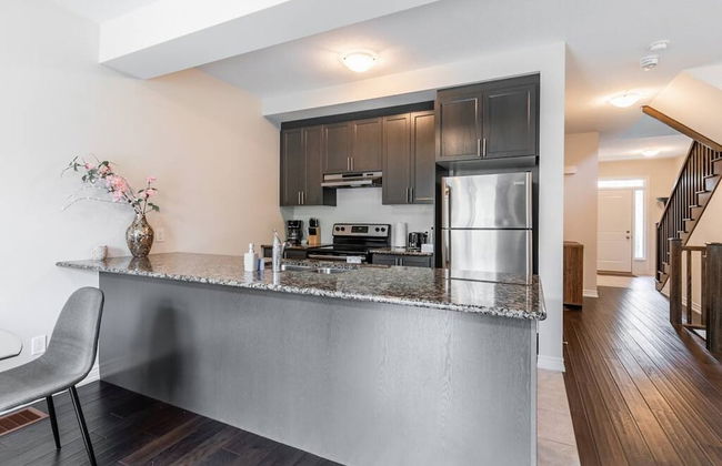 3BR 2 5BA Townhome 1 min to the Beach BBQ Parking - Foto 26