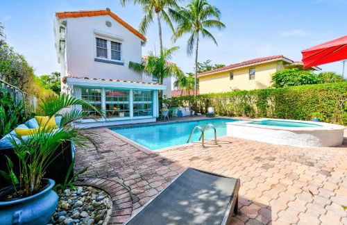 1926 Mediterranean Home with Heated Pool Sleeps 12 - Foto 8