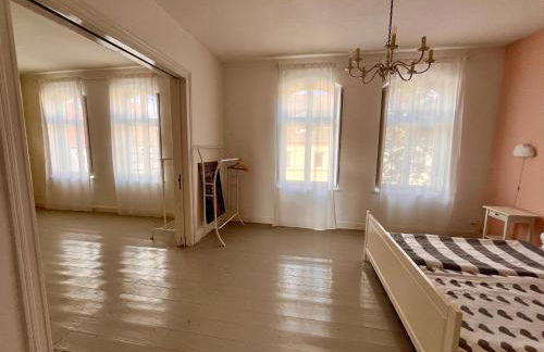 Beautiful apartment in a historic villa - Photo 49