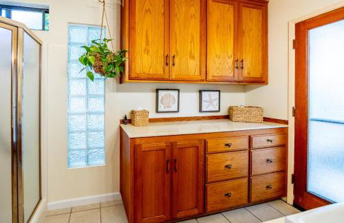 Seaside Garden Escape, A Stroll to the Beach! - Foto 57