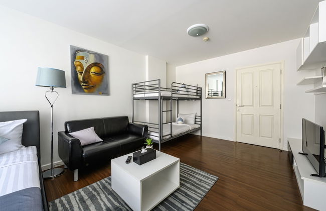 First Choice Suites - Photo 28