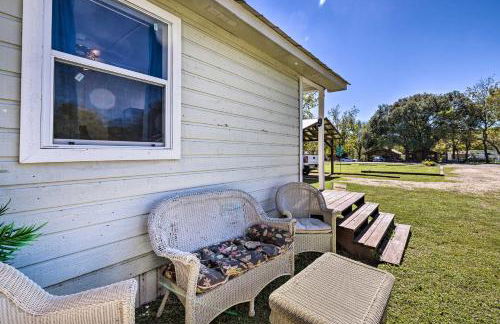 Flirty Flamingo' Studio: 1 Mi to Canyon Lake - Foto 34