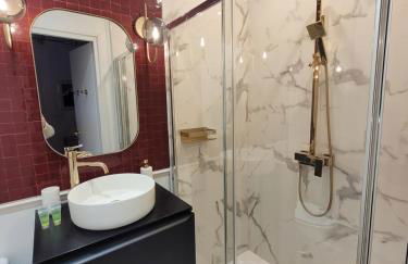 Nuit d'évasion love room avec baignoire balnéothérapie - Foto 8