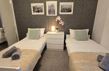 Contemporary 2-bedroom apartment with free gated parking, 2 bathrooms - for families, contractors, travellers for business and leisure - Photo 19