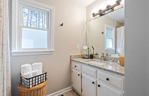 Decked Out Spacious 3BR Near Pine Mountain Trail W - Foto 9