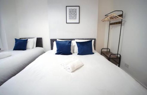 Sleeps 18 Lovely Mcr Home by City SuperHost - Foto 14