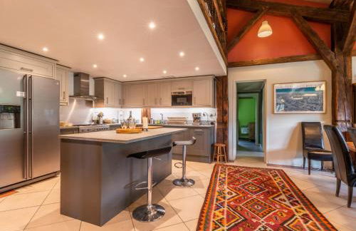 Spacieuse Ferme 6 Chambres aux Gets, 17 Pers, 4 SDB, Balcon, Wi-Fi, Parking Privé, Navette Hiver - FR-1-671-118 - Foto 2