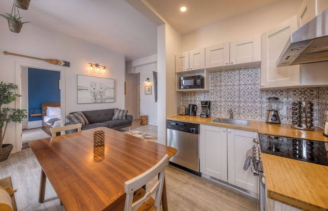 Remparts 2 Bed w Private terrace & sauna - Photo 9