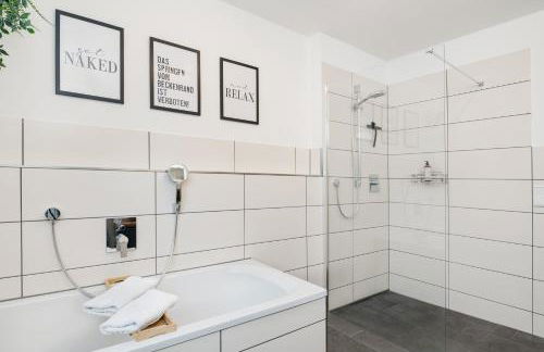 FENJOY Ferienwohnungen am Chiemsee - Zentral - BBQ - Foto 35