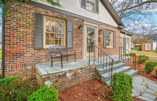 Luxurious Retreat in Historic Downtown Burlington Downstairs Only - Foto 2