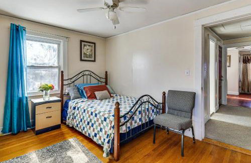 Walk to DW Field Park! Spacious Home with Deck - Foto 20