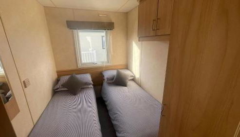 PG69 Golden Palm 8 Berth Caravan with Decking - Foto 5