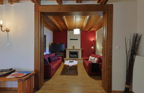 VILLA PEPONI Spacious Traditional Villa with Garden - BBQ & Private Parking - Photo 25