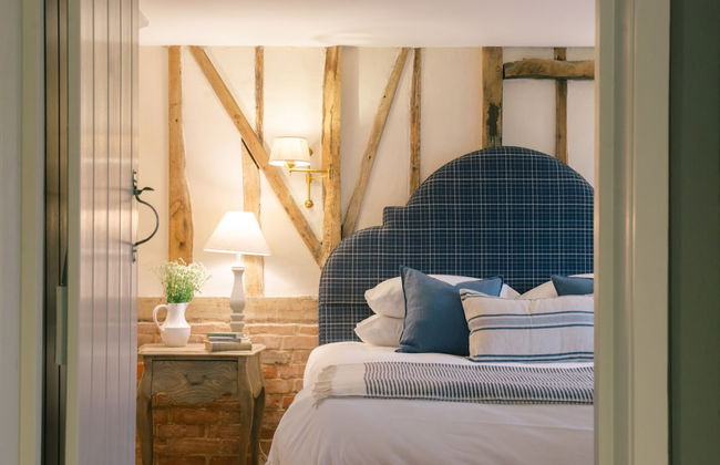 Retreat East - Photo 7