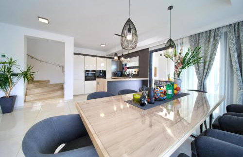 Villa LUMINOSA with outdoor and indoor pool and sauna - Foto 42