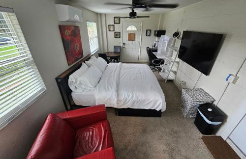 Sanford Suite King Bed Work-Ready Near Beach MCO - Foto 1