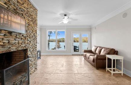 Sunset Pointe by Avantstay Waterfront, Beach, Fire Pit Sleeps 14 5bdr 4BA - Foto 82