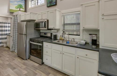 Fishing Pond Minervas Cottage in West Point! - Foto 8