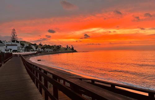 MARBELLA BEACHFRONT - Beachside apartment with stunning sea views - Photo 16