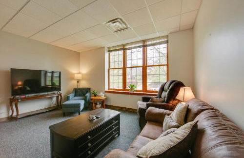 Pet-Friendly New Kensington Apt with Shared Perks - Foto 3