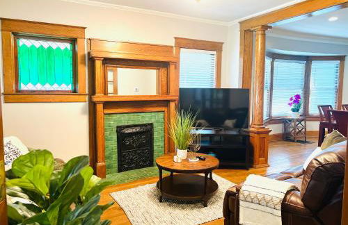 Spacious 6BR Home - Near Top Attractions - Photo 41